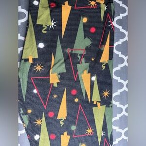 LuLaRoe Black Holiday Tree Print Leggings